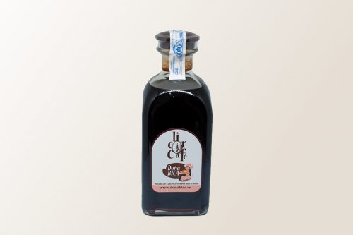 VINOS Y LICORES